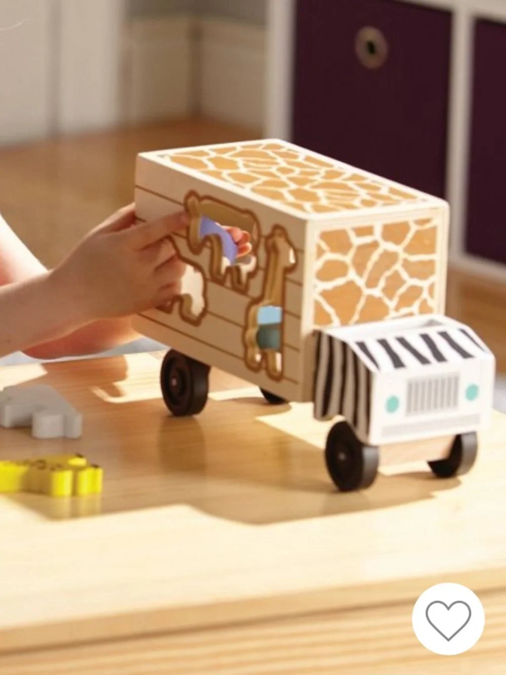 Melissa & Doug Safari Animal Rescue Truck- Shape-Sorting -7 animals, 2 workers
